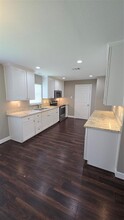 6915 Gerda St in Brookside Village, TX - Building Photo - Building Photo
