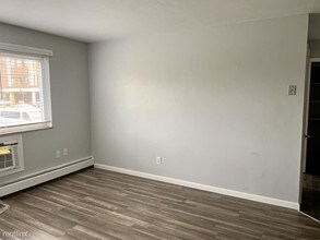 7919 Lake Ave-Unit -Unit 204 in Cleveland, OH - Building Photo - Building Photo