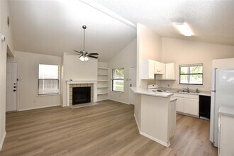 2801 W Slaughter Ln in Austin, TX - Building Photo - Building Photo