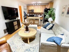 169 Grand St in Jersey City, NJ - Building Photo - Building Photo