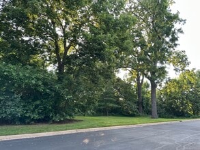 1921 Lynn Cir in Libertyville, IL - Building Photo - Building Photo
