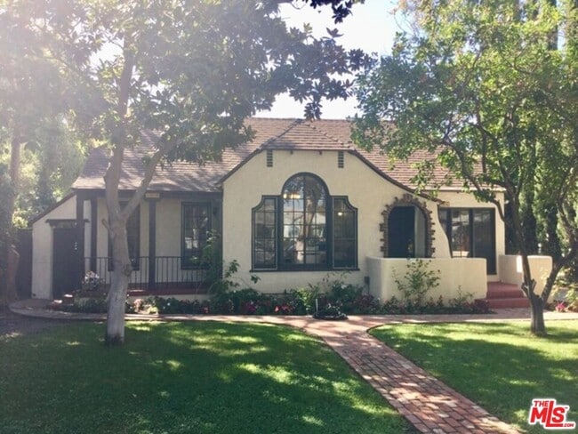 11916 Hartsook St in Los Angeles, CA - Building Photo - Building Photo