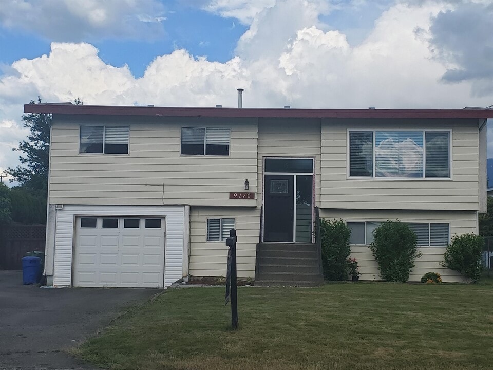 9170 Coote St in Chilliwack, BC - Building Photo