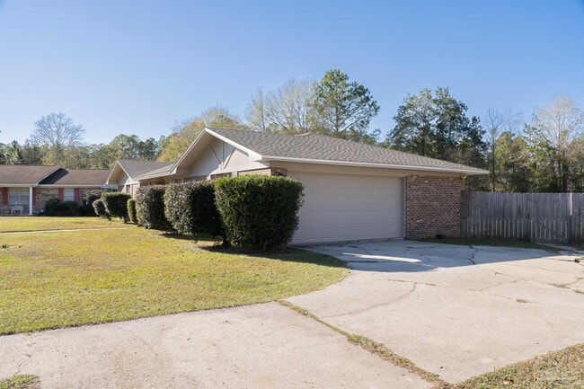 8238 Li Fair Dr in Pensacola, FL - Building Photo - Building Photo