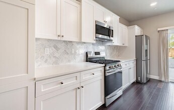 2115 Las Rosas Ave in Clovis, CA - Building Photo - Building Photo