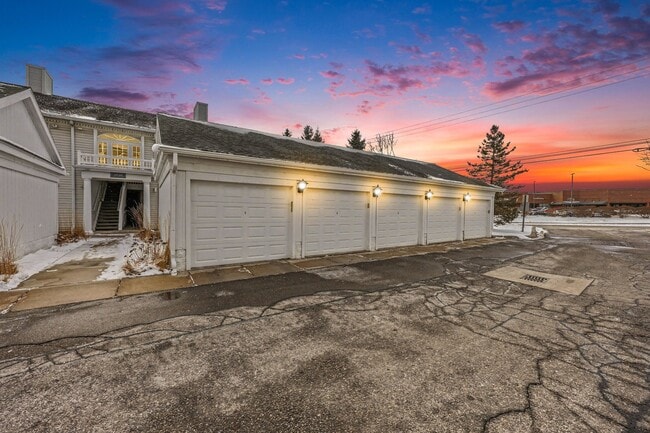 property at 2259 S Main St