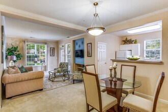 Lerner Remington in Sterling, VA - Foto de edificio - Building Photo