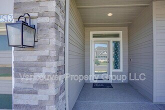 12513 NE 102nd Way in Vancouver, WA - Foto de edificio - Building Photo