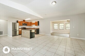 701 NW Grenada St in Port St. Lucie, FL - Building Photo - Building Photo