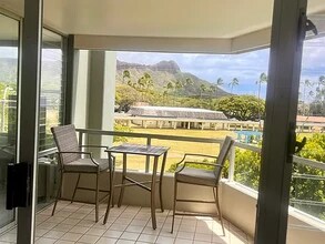 2600 Pualani Way, Unit 301 in Honolulu, HI - Building Photo - Building Photo