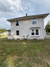 35 West St in Cromwell, CT - Building Photo - Building Photo