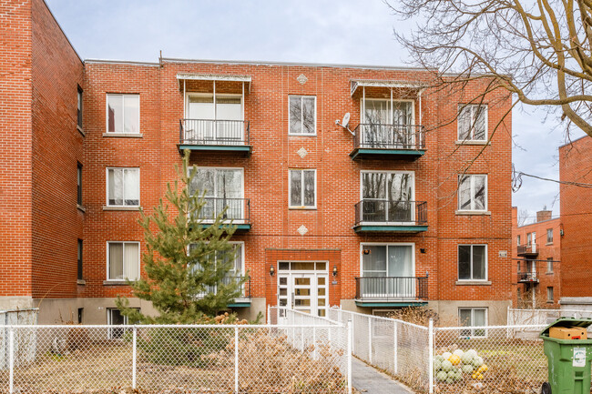 3235 Barclay Av in Montréal, QC - Building Photo - Building Photo