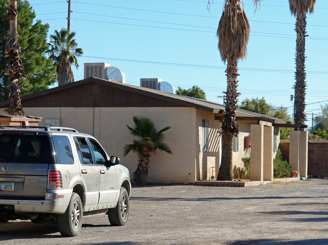 5870-5876 E 28th St in Tucson, AZ - Building Photo - Building Photo