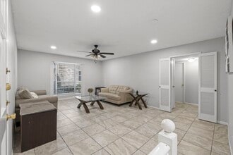 7900 Westheimer Rd in Houston, TX - Building Photo - Building Photo