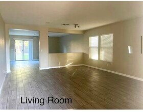 1910 E Cashman Rd in Phoenix, AZ - Building Photo - Building Photo