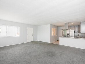 7349 Fay Ave in San Diego, CA - Building Photo - Building Photo