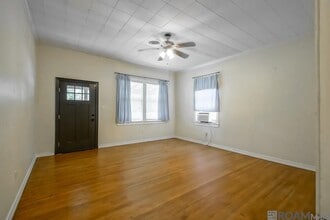 110 St Jude St in New Roads, LA - Foto de edificio - Building Photo
