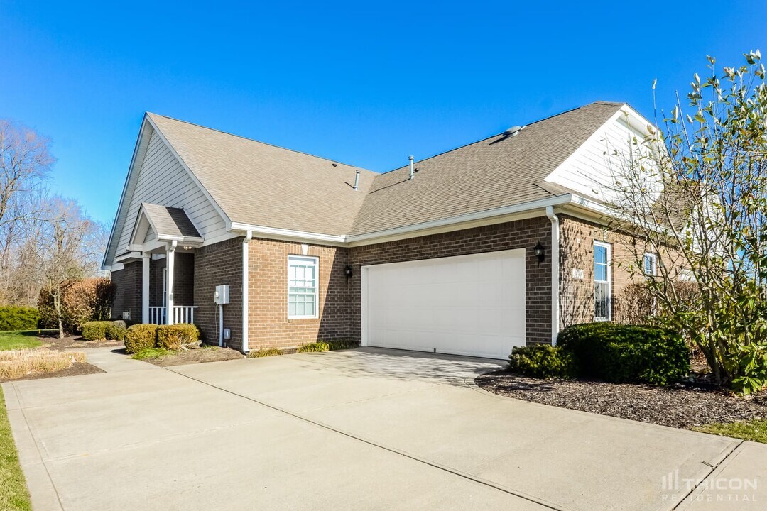 4244 Galena Dr in Avon, IN - Building Photo