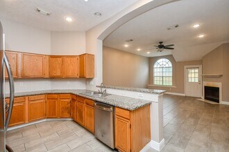 14935 Chestnut Falls Dr in Cypress, TX - Foto de edificio - Building Photo