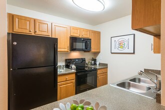 Apres Apartment Homes in Aurora, CO - Foto de edificio - Building Photo
