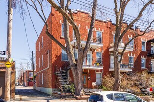 6907-6915 De Normanville St in Montréal, QC - Building Photo