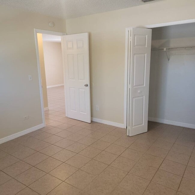 4030 78th Ave N, Unit 11 in Pinellas Park, FL - Building Photo - Building Photo