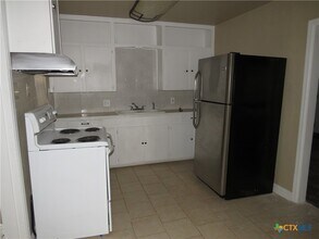 214 E Munroe Ave in Temple, TX - Building Photo - Building Photo