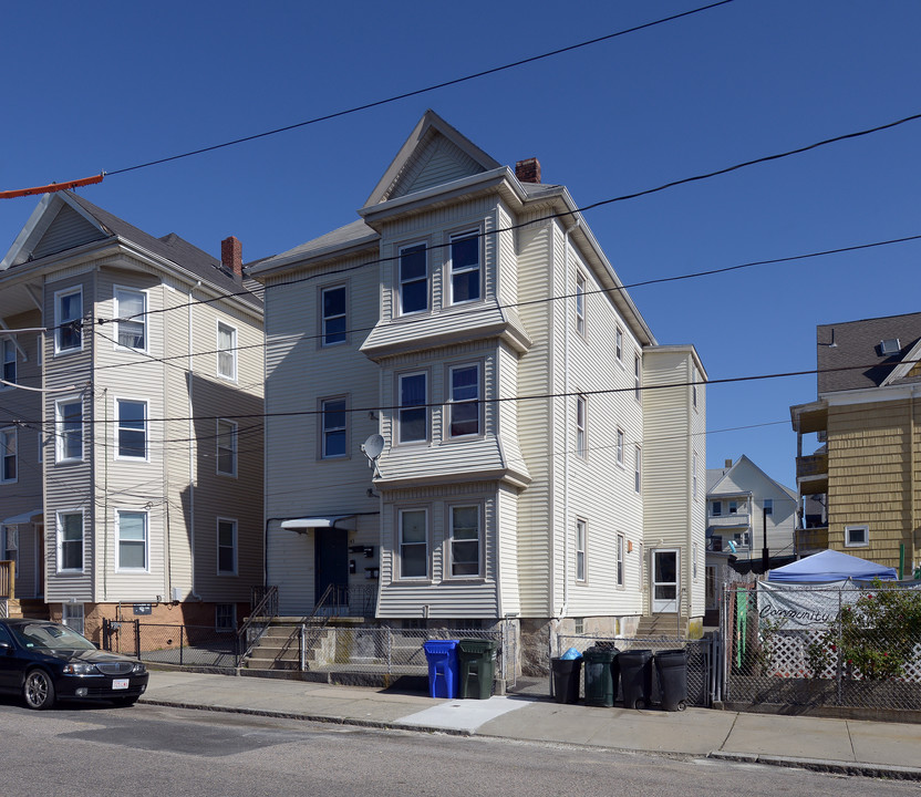 43 Beetle St in New Bedford, MA - Building Photo