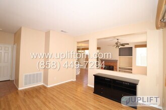 9459 Compass Point Dr S in San Diego, CA - Building Photo - Building Photo