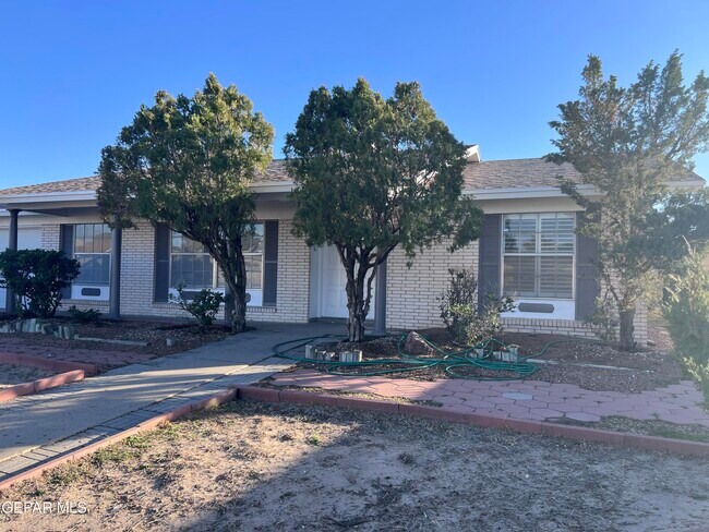 10524 Candlewood Ave in El Paso, TX - Building Photo - Building Photo