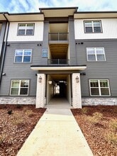 Reserve At McIntosh in Asheville, NC - Foto de edificio - Building Photo