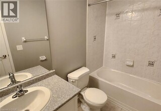 7 James Govan Dr in Whitby, ON - Building Photo - Building Photo