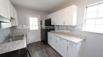 2107 Collier Rd in Durham, NC - Foto de edificio - Building Photo