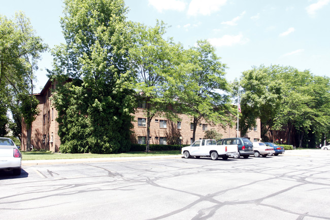 Newton Manor Apartments in Newton Falls, OH - Building Photo - Building Photo