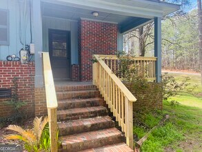 32 N Cove Dr in Hogansville, GA - Building Photo - Building Photo