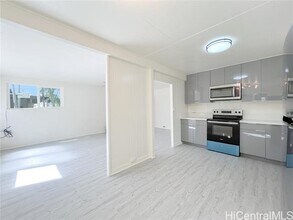 84-290-290 Makaha Valley Rd in Waianae, HI - Building Photo - Building Photo