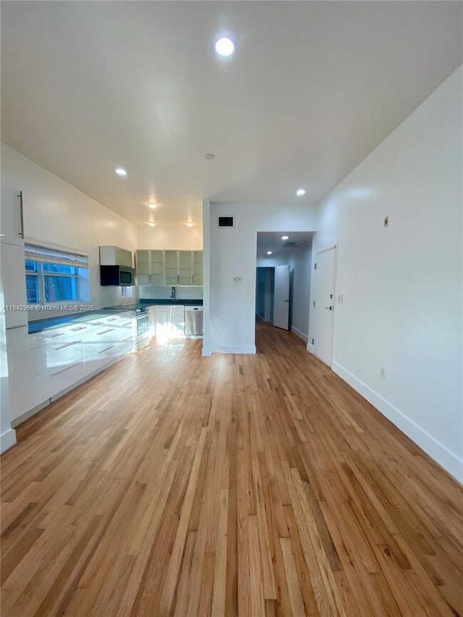 property at 929 Michigan Ave