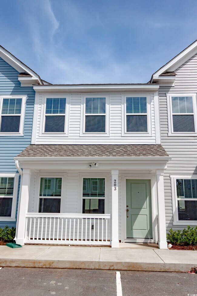 203 Crescent Wy in Little River, SC - Foto de edificio - Building Photo