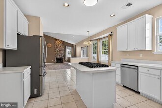 2 Berwick Cir in East Windsor, NJ - Building Photo - Building Photo