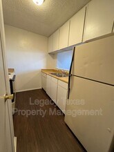 1706 Short St in Cleburne, TX - Foto de edificio - Building Photo