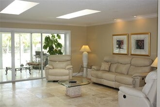 12925 110th Ave N in Largo, FL - Building Photo - Building Photo