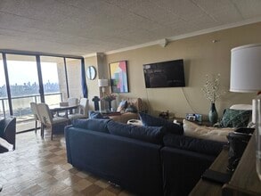 9060 Palisade Ave in North Bergen, NJ - Foto de edificio - Building Photo