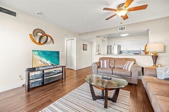 6826 Stonesthrow Cir N in St. Petersburg, FL - Building Photo - Building Photo