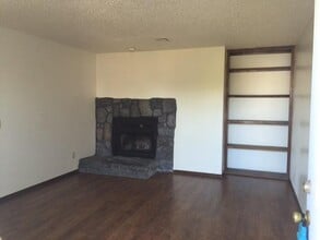 320 Falcon Ct in Norman, OK - Building Photo - Building Photo