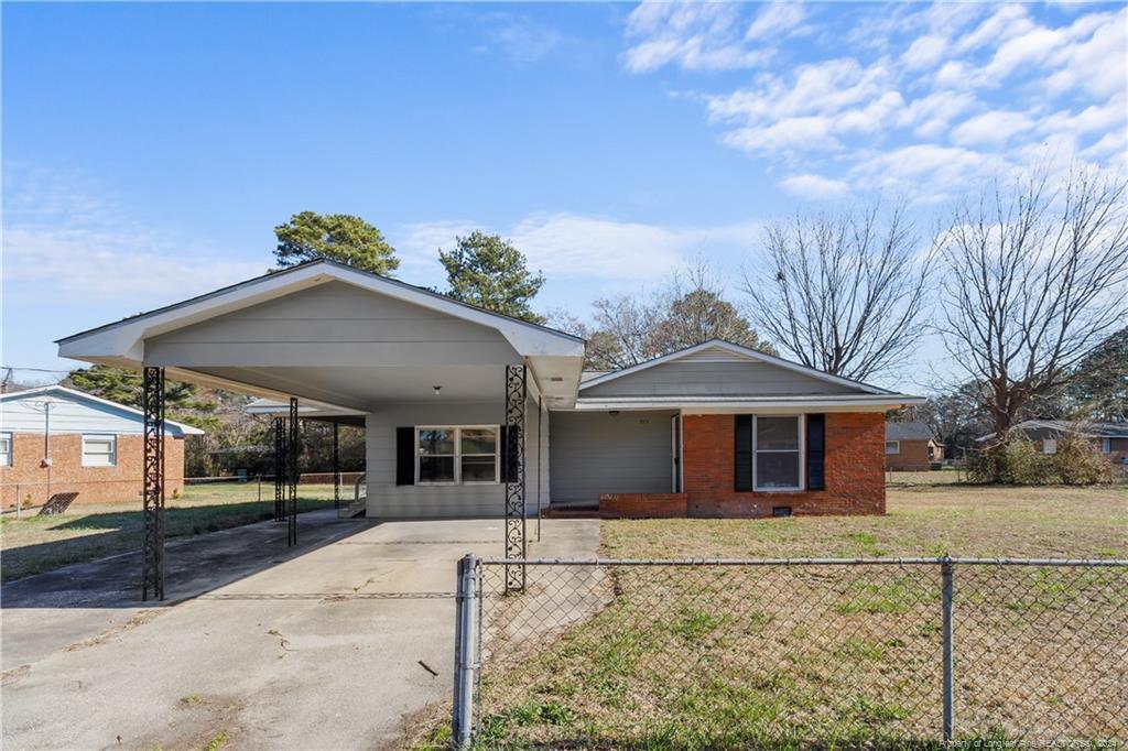 975 Kipp Cir in Fayetteville, NC - Building Photo