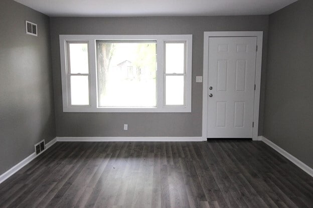 2222 S Santa Fe St in Wichita, KS - Foto de edificio - Building Photo