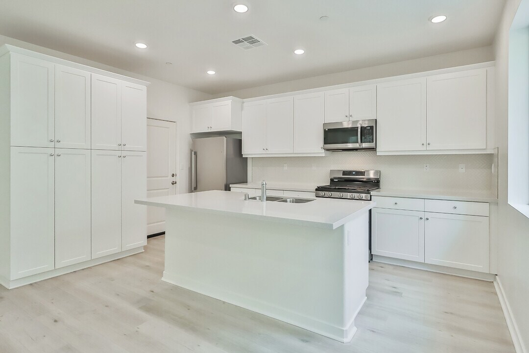 3092 Acebo Dr in Pomona, CA - Building Photo