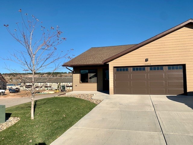 10950 Freedom Trail in Summerset, SD - Building Photo