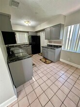 2807 Polk St in Hollywood, FL - Building Photo - Building Photo