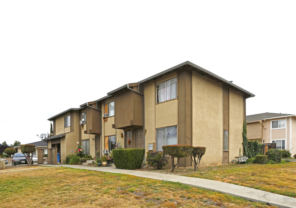 501 N Abel St in Milpitas, CA - Building Photo